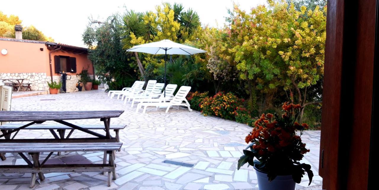 Borgo Degli Ulivi Bed & Breakfast *